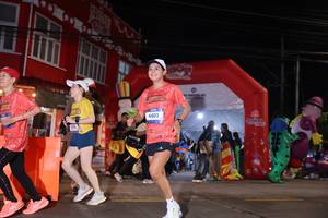 BIB: 4402
                            <button type="button" onclick="openModal(26224286)" class="btn btn-primary btn-sm float-right btn-popup" data-toggle="modal" data-target=".modal-high-quality">
                        <i class="fas fa-shopping-cart"></i> Add to Cart
                    </button>
                                            <button type="button" onclick="isThisMe(26224286, true)" class="btn btn-success btn-sm float-right btn-popup btn-isme hidden" data-toggle="tooltip" data-placement="bottom" title="นี่คือรูปของคุณใช่ไหม คลิกที่นี่เพื่อเอาเข้าอัลบั้ม">
                        <i class="fas fa-plus"></i> Add to album
                    </button>
                    <button type="button" onclick="isThisMe(26224286, false)" class="btn btn-warning btn-sm float-right btn-popup btn-isnotme hidden">
                        <i class="fas fa-ban"></i> Remove from album
                    </button>